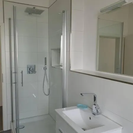 Moderne 2 Zimmerwohnung/ Eggenstein/naehe Kit Nord Διαμέρισμα *